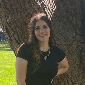 Meet your Posher, Alyssa